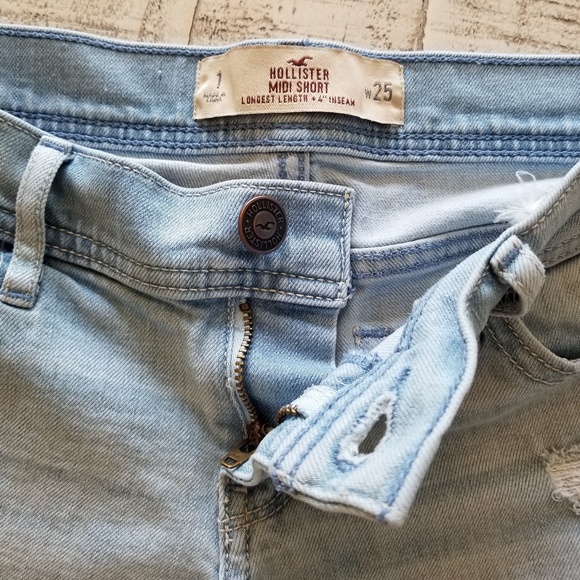 Hollister Distressed Midi Short - Picture 4 of 7